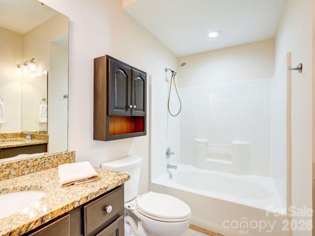 2025 Gable Way Lane, Matthews, NC 28104