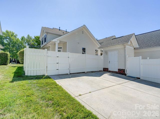 2025 Gable Way Lane, Matthews, NC 28104
