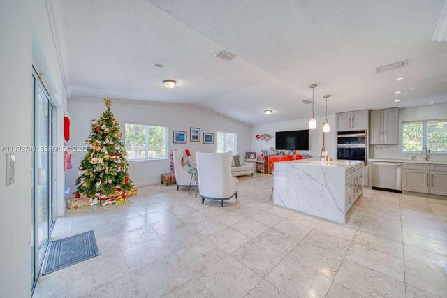 13220 SW 84th Ave -, Pinecrest, FL 33156