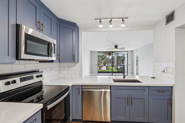100 NW 76th Avenue 1082, Plantation, FL 33324