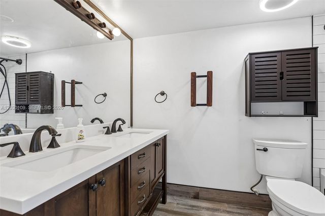 100 NW 76th Avenue 1082, Plantation, FL 33324