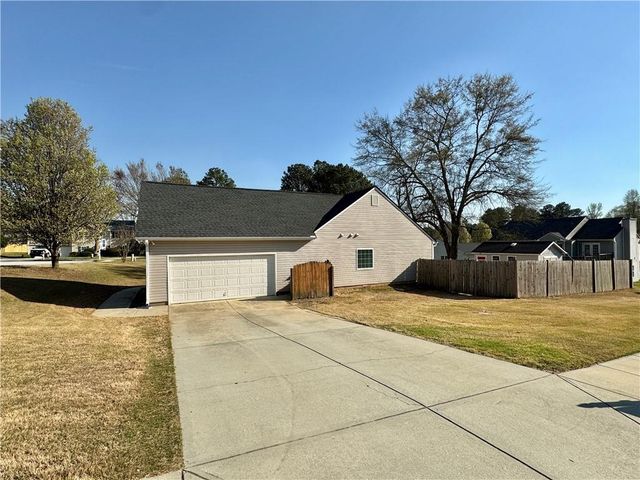 920 Roxeywood Drive, Winder, GA 30680