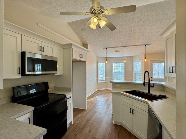 920 Roxeywood Drive, Winder, GA 30680