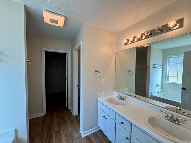 920 Roxeywood Drive, Winder, GA 30680