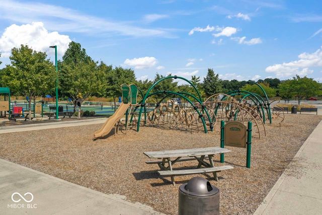 12623 Tidecrest Drive, Fishers, IN 46037