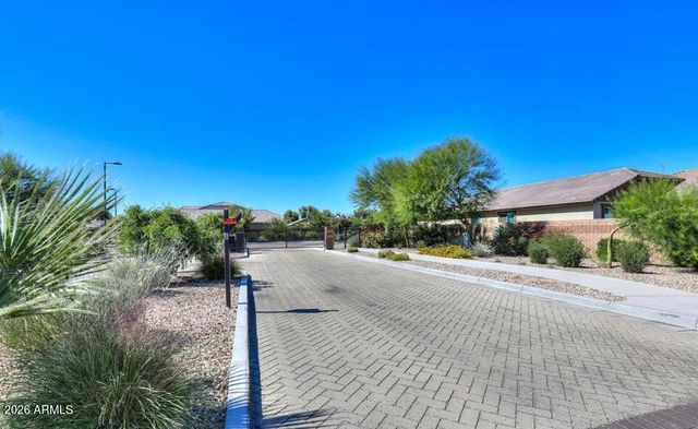 8980 W Puget Avenue, Peoria, AZ 85345