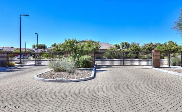 8980 W Puget Avenue, Peoria, AZ 85345