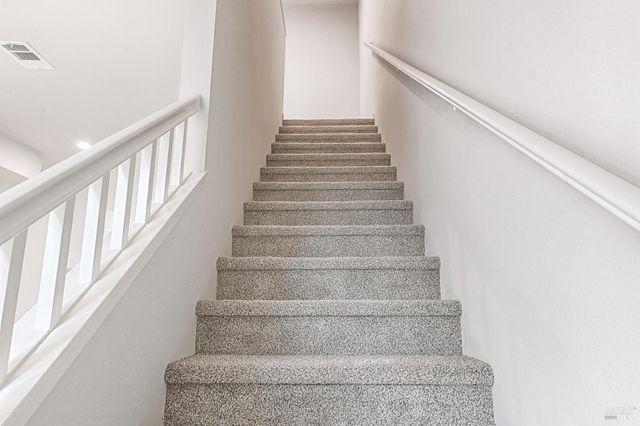 1960 Las Ventanas Dr, Santa Rosa, CA 95407