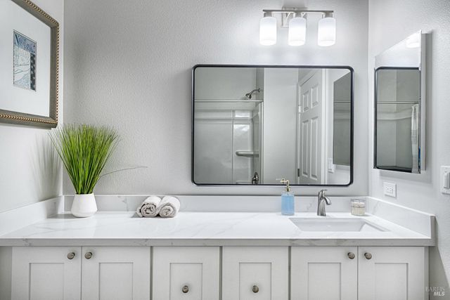 1960 Las Ventanas Dr, Santa Rosa, CA 95407