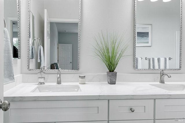 1960 Las Ventanas Dr, Santa Rosa, CA 95407