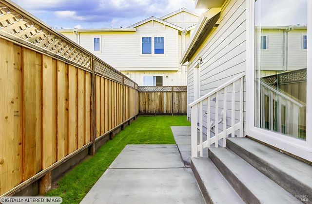 1960 Las Ventanas Dr, Santa Rosa, CA 95407