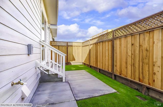 1960 Las Ventanas Dr, Santa Rosa, CA 95407