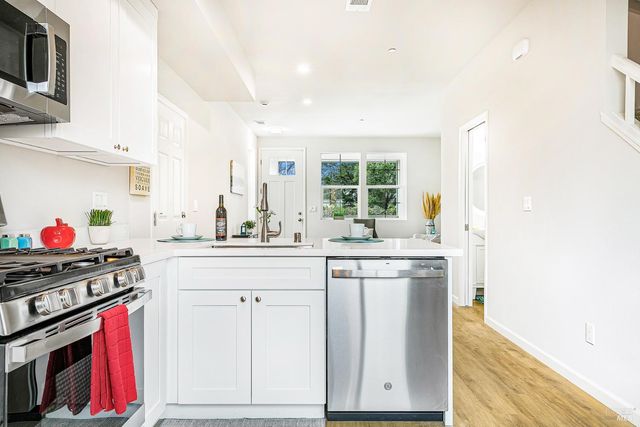 1960 Las Ventanas Dr, Santa Rosa, CA 95407