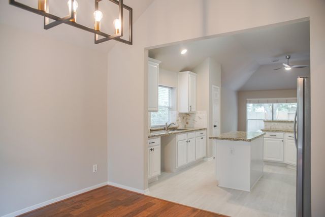 91 N Willow Point Circle, The Woodlands, TX 77382
