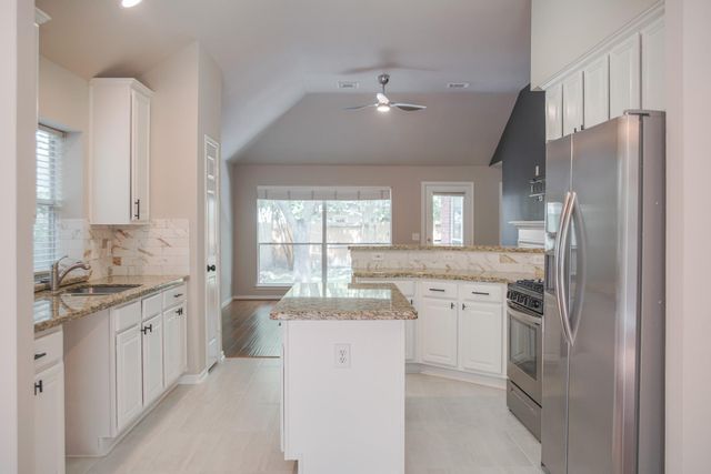 91 N Willow Point Circle, The Woodlands, TX 77382