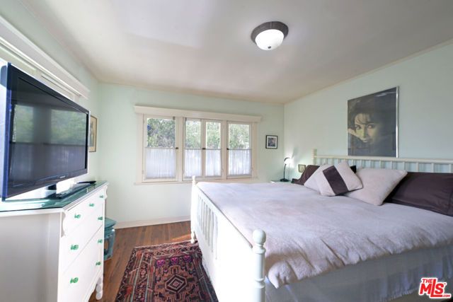 2634 N Beachwood Drive, Los Angeles, CA 90068