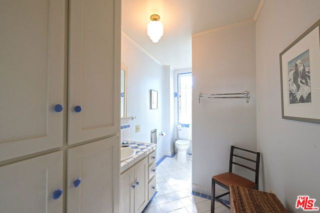 2634 N Beachwood Drive, Los Angeles, CA 90068