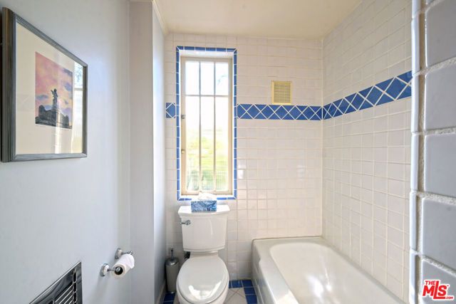 2634 N Beachwood Drive, Los Angeles, CA 90068