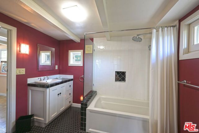 2634 N Beachwood Drive, Los Angeles, CA 90068