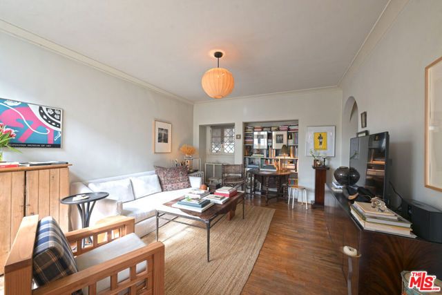 2634 N Beachwood Drive, Los Angeles, CA 90068