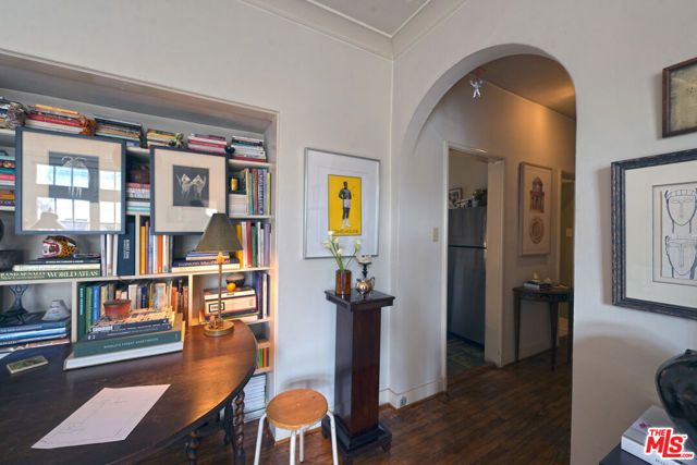 2634 N Beachwood Drive, Los Angeles, CA 90068