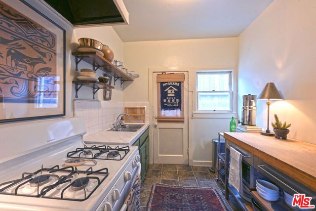 2634 N Beachwood Drive, Los Angeles, CA 90068