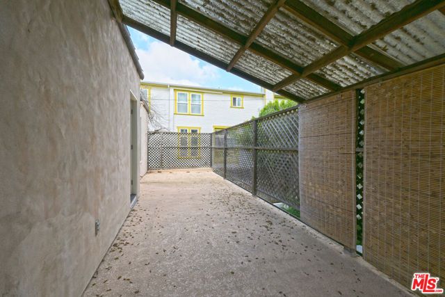 2634 N Beachwood Drive, Los Angeles, CA 90068