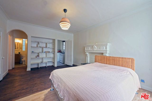 2634 N Beachwood Drive, Los Angeles, CA 90068