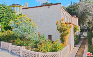 2634 N Beachwood Drive, Los Angeles, CA 90068