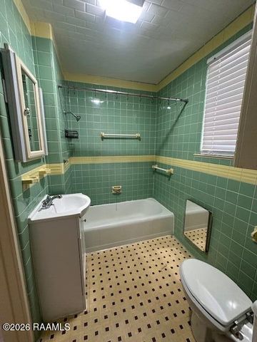 107 S College Road B, Lafayette, LA 70503