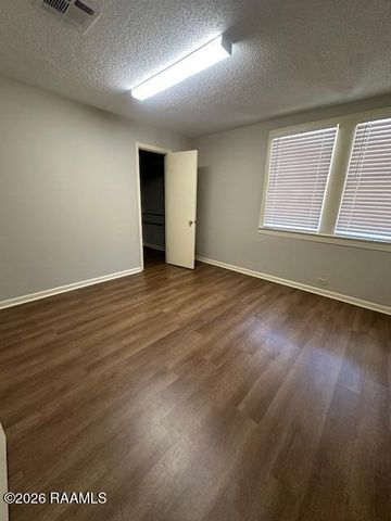 107 S College Road B, Lafayette, LA 70503