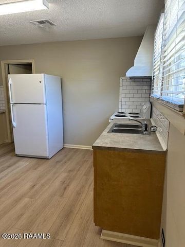 107 S College Road B, Lafayette, LA 70503