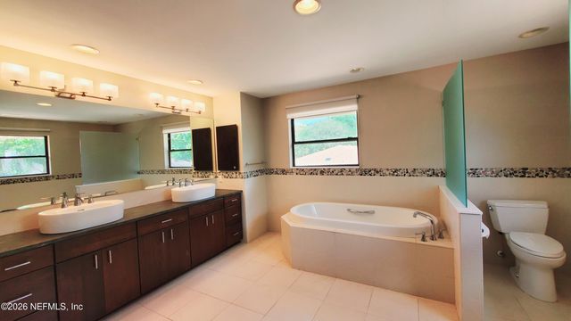 3672 CATHEDRAL OAKS Place N, Jacksonville, FL 32217