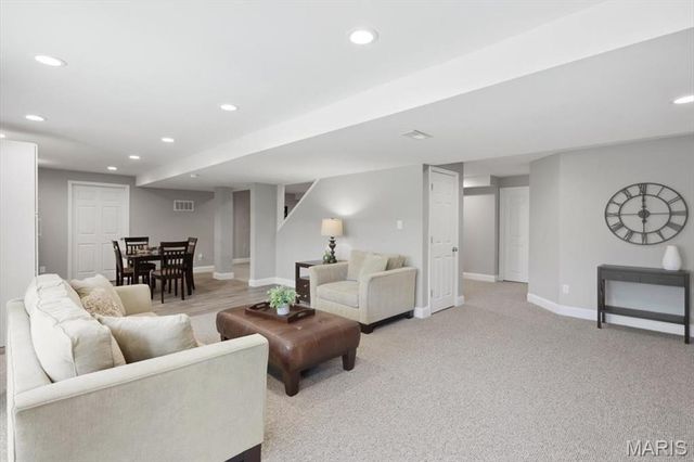 16917 Crystal Springs Drive, Chesterfield, MO 63005