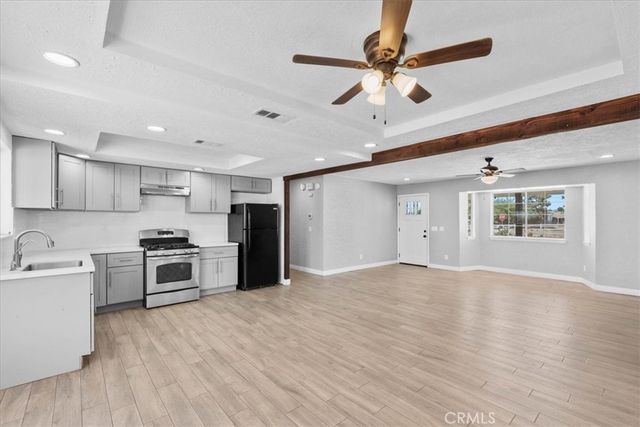 16424 Verde St, Hesperia, CA 92345