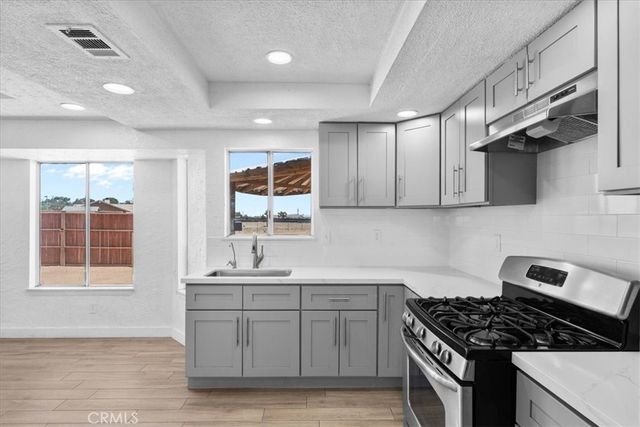 16424 Verde St, Hesperia, CA 92345