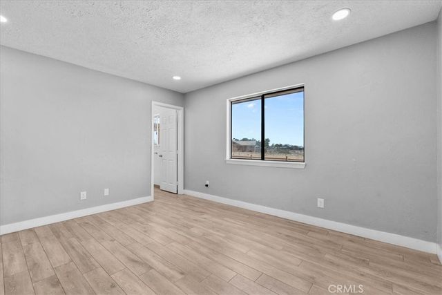 16424 Verde St, Hesperia, CA 92345