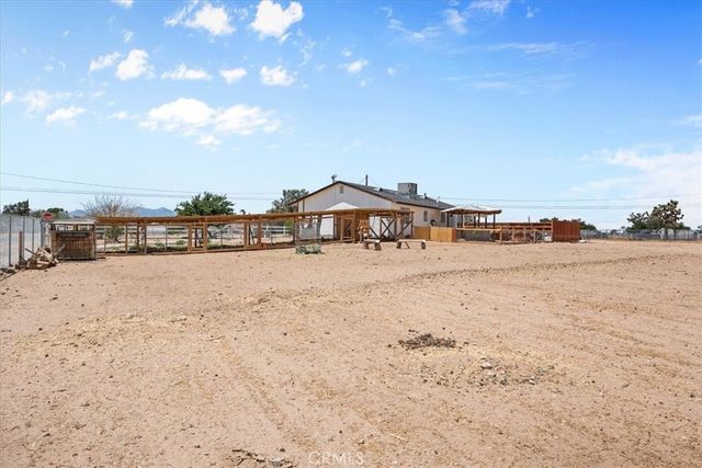 16424 Verde St, Hesperia, CA 92345