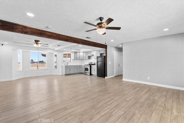 16424 Verde St, Hesperia, CA 92345