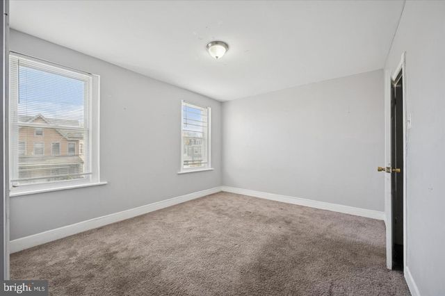 5240 N FRONT ST, Philadelphia, PA 19120