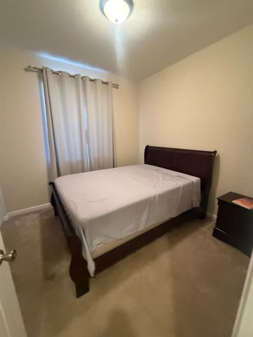 586 Glendon Ct, Merced, CA 95348