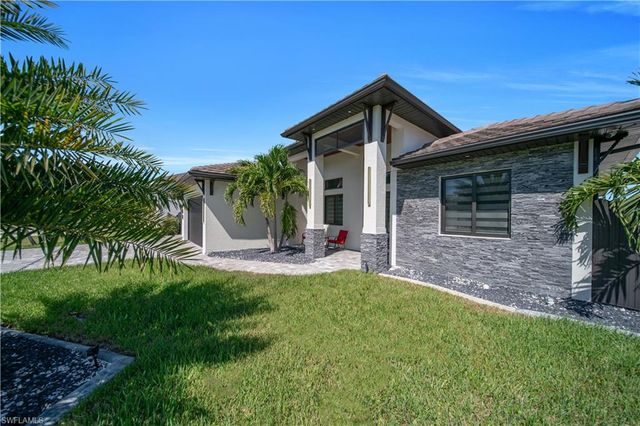 643 SW 18th CT, Cape Coral, FL 33991