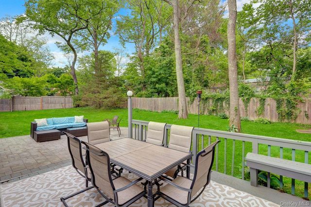 6 Highridge Drive, Huntington, NY 11743
