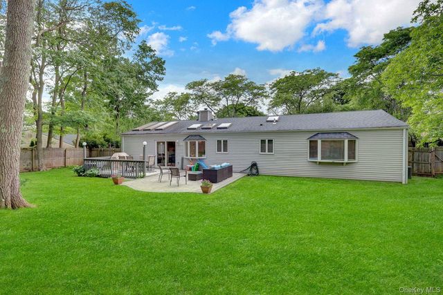 6 Highridge Drive, Huntington, NY 11743
