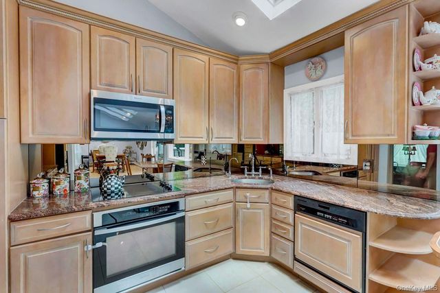 6 Highridge Drive, Huntington, NY 11743