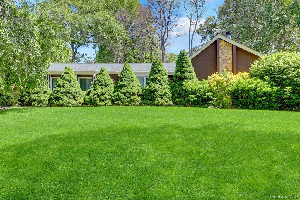6 Highridge Drive, Huntington, NY 11743