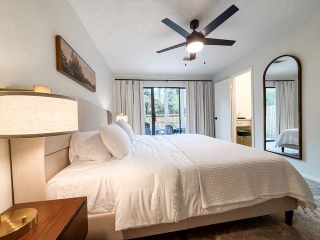 29 Pinewood Forest Court, The Woodlands, TX 77381