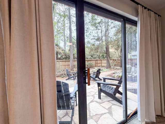 29 Pinewood Forest Court, The Woodlands, TX 77381