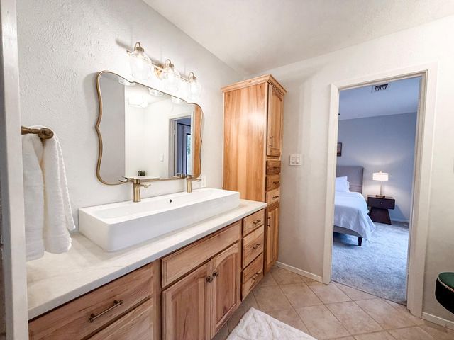 29 Pinewood Forest Court, The Woodlands, TX 77381