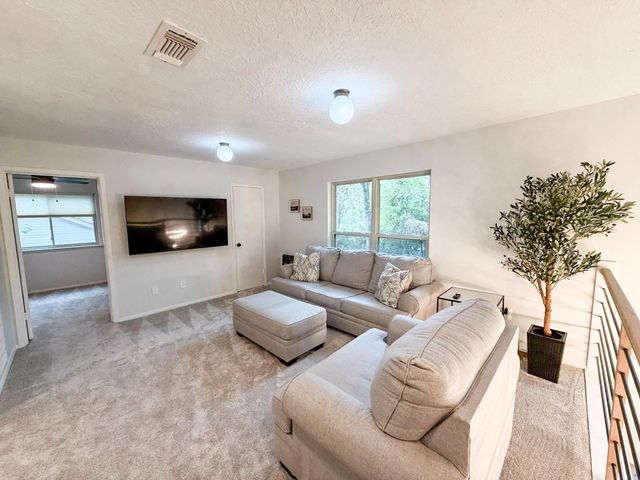 29 Pinewood Forest Court, The Woodlands, TX 77381